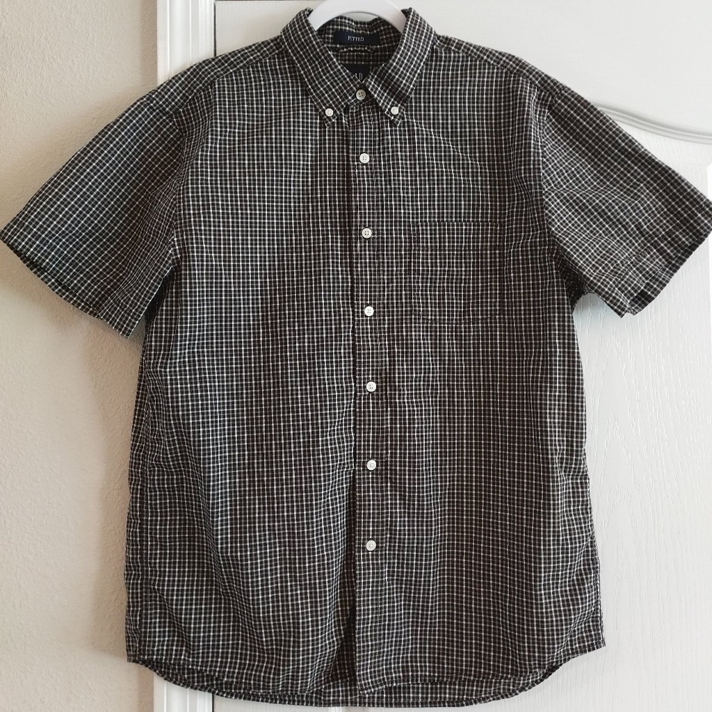 Gap Men's fitted short sleeve shirt Brown Plaid